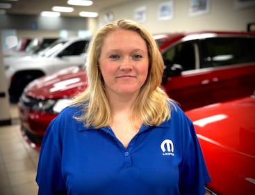 Staff member Kayla Wilson from ID_491b5d