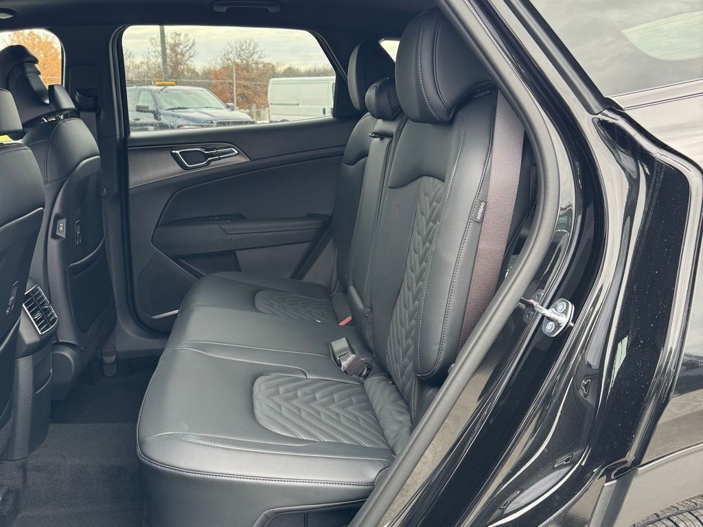 2026 Kia Sportage X-Line Hybrid - Photo 12
