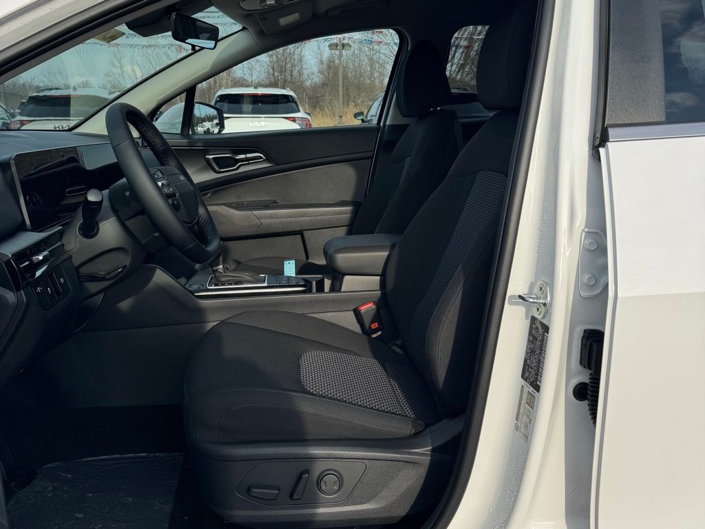 2026 Kia Sportage LX - Photo 10