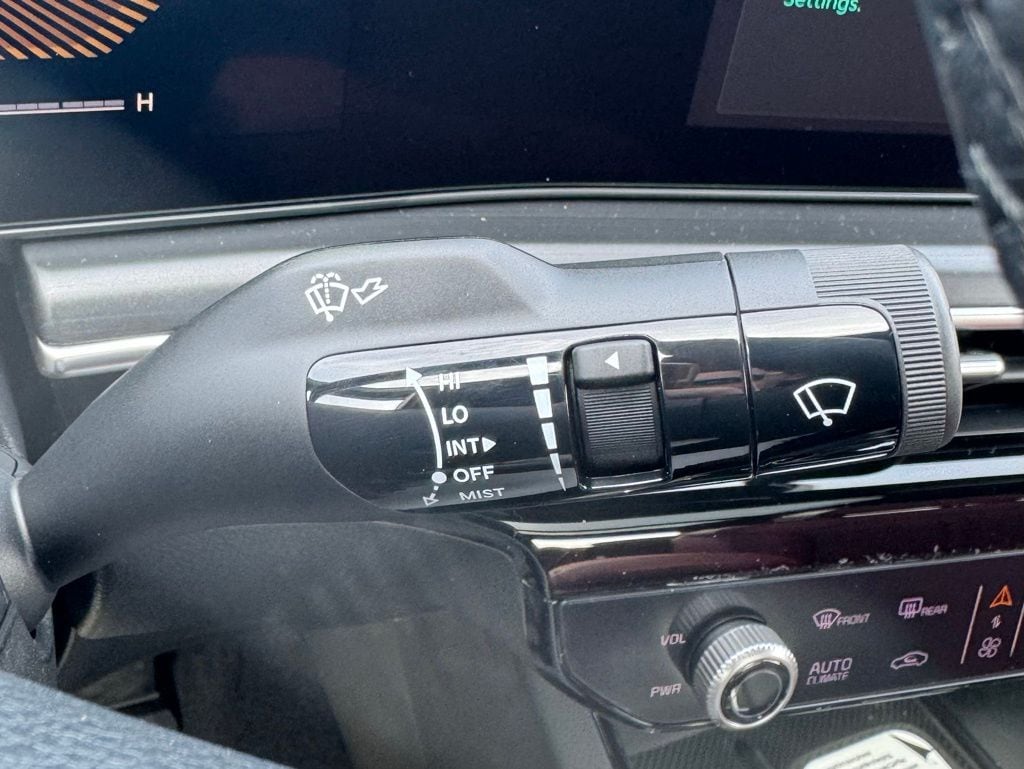 2026 Kia K5 GT-Line - Photo 17