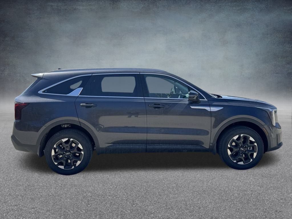 2025 Kia Sorento S photo 4
