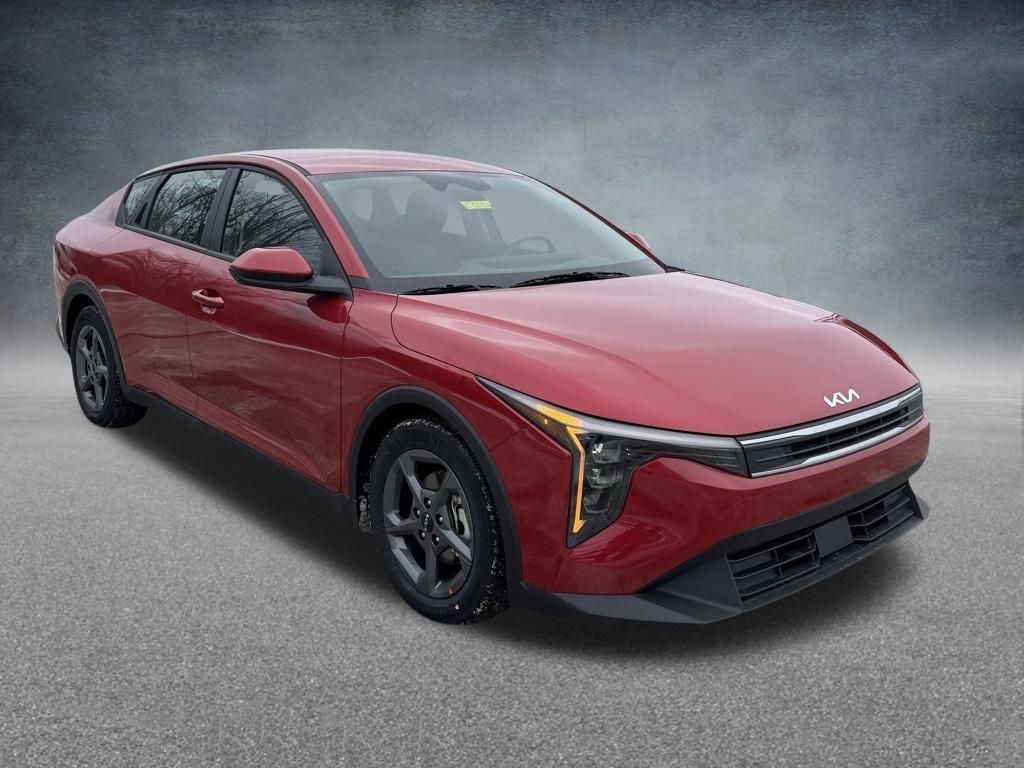 2025 Kia K4 LXS photo 2