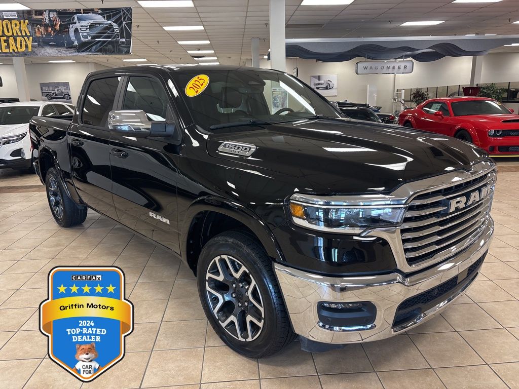 2025 Ram 1500 Truck Crew Cab 4WD 