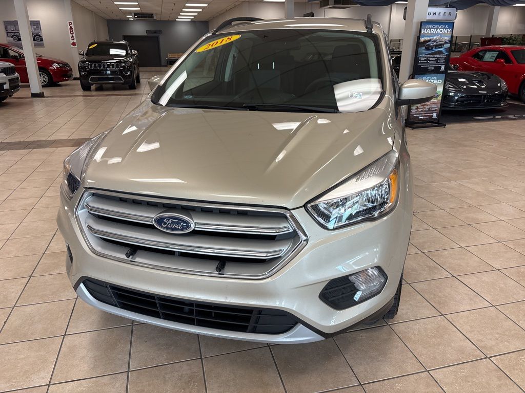 Used 2018 Ford Escape SE with VIN 1FMCU9GD0JUC85383 for sale in Meadville, PA