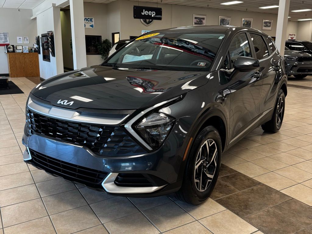 2023 Kia Sportage LX photo 2