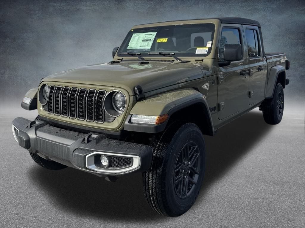 2026 Jeep Gladiator Sport S's photo