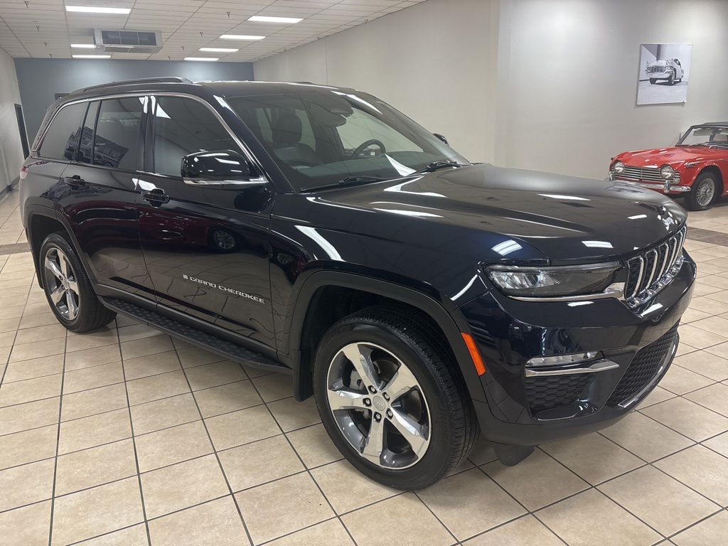 2024 Jeep Grand Cherokee Limited's photo