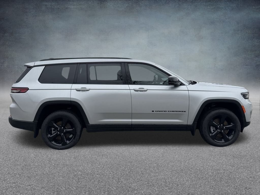 2025 Jeep Grand Cherokee L photo 4