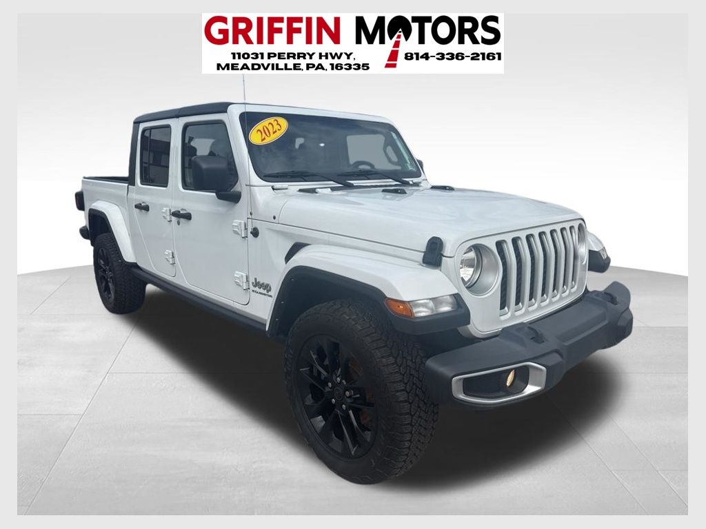 2023 Jeep Gladiator Overland's photo