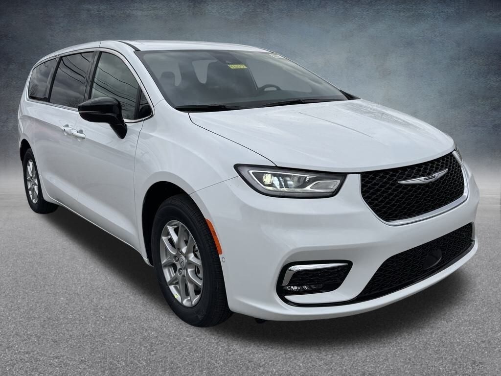 New 2026 Chrysler Pacifica SELECT Passenger Van