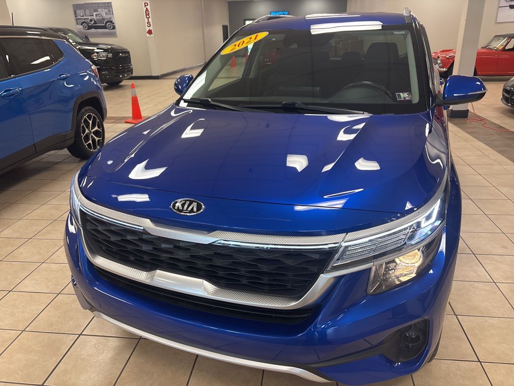 2021 Kia Seltos S photo 2