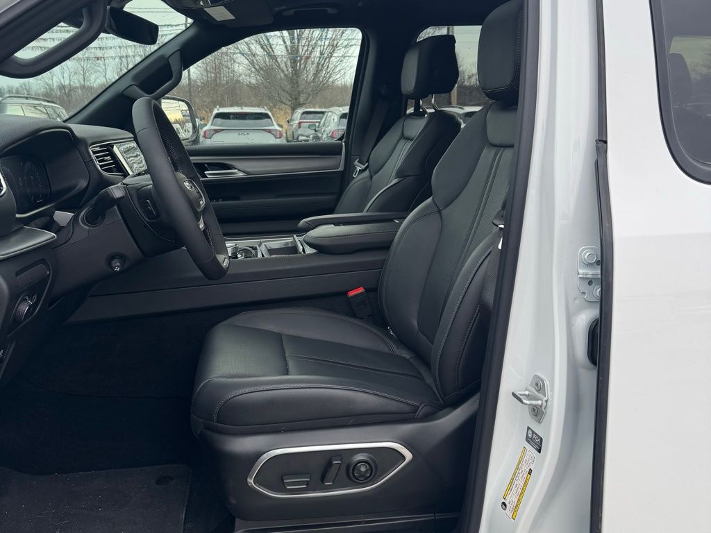2026 Jeep Grand Wagoneer Limited Altitude - Photo 11