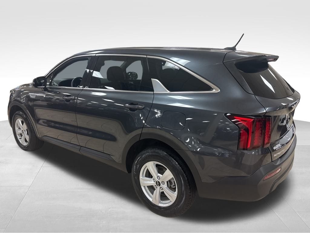 Used 2023 Kia Sorento LX SUV Sport Utility AWD