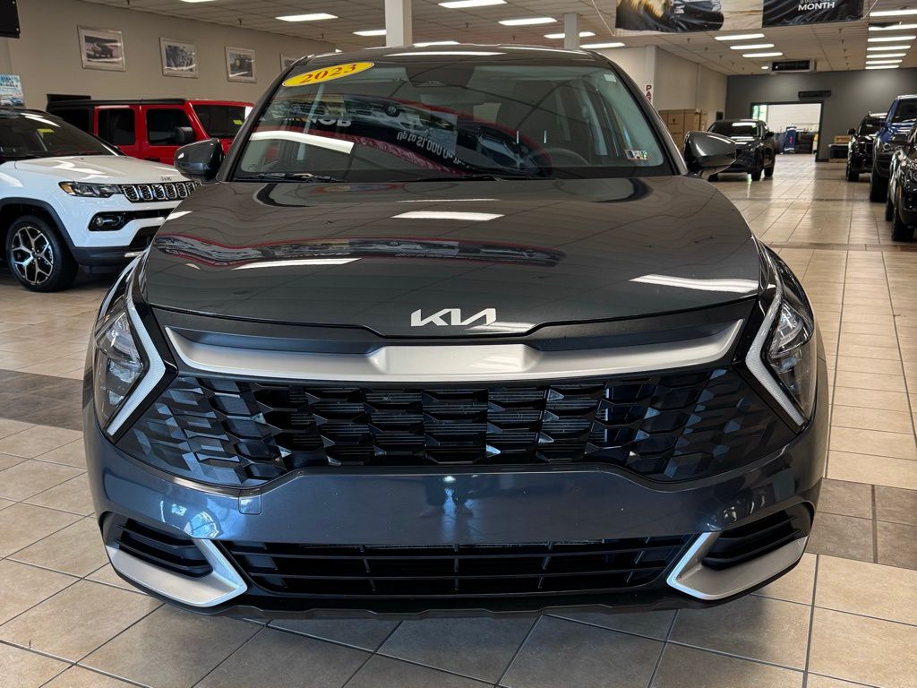 2023 Kia Sportage LX photo 3