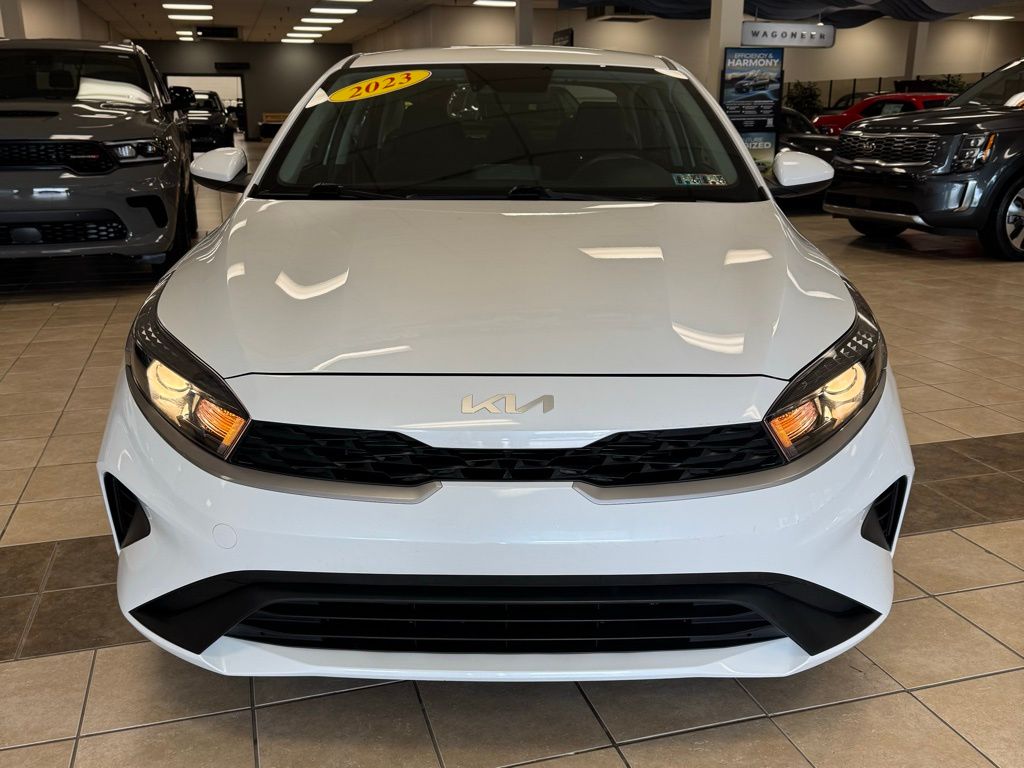 2023 Kia Forte LXS photo 3