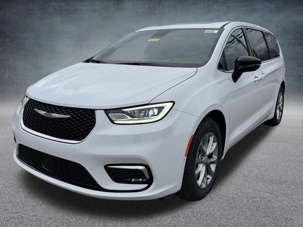 2026 Chrysler Pacifica Limited's photo