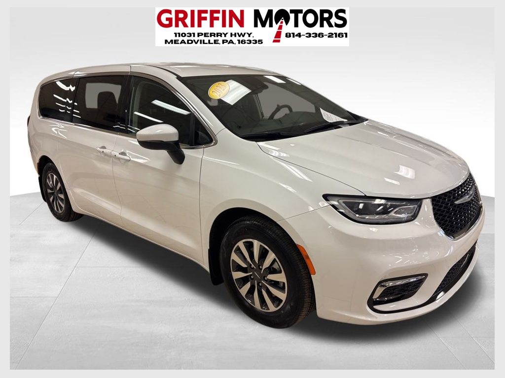 2023 Chrysler Pacifica Hybrid Touring L