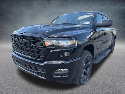 2026 Ram 1500 EXPRESS CREW CAB 4X4 5'7 BOX Pickup
