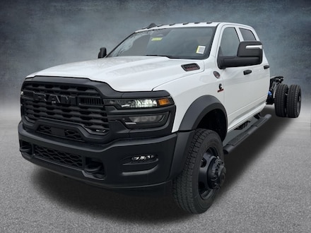2026 Ram 5500 Chassis Cab TRADESMAN  CREW  4X4 84' CA Pickup