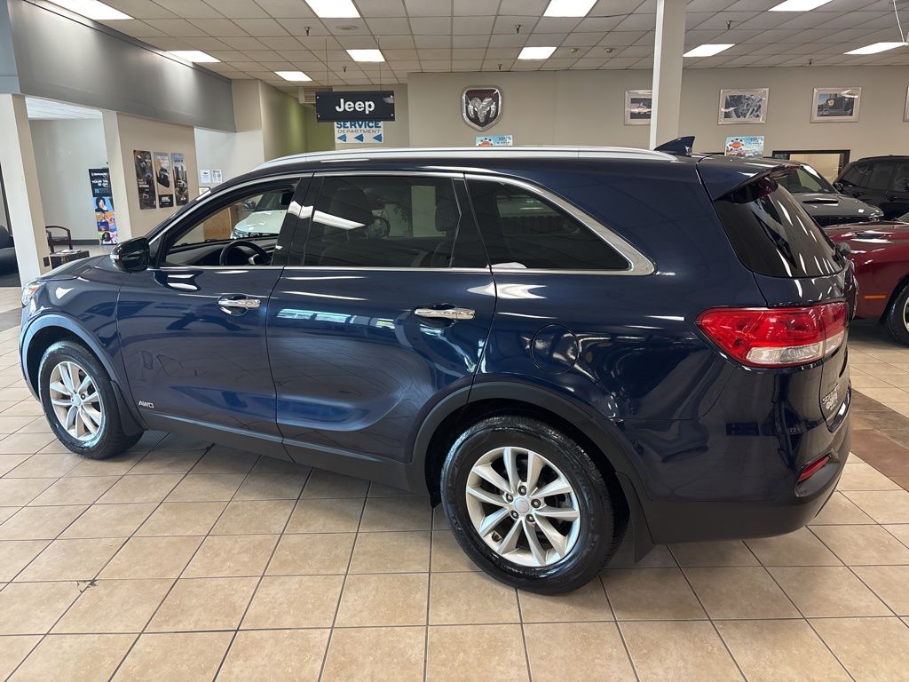 2017 Kia Sorento LX photo 4
