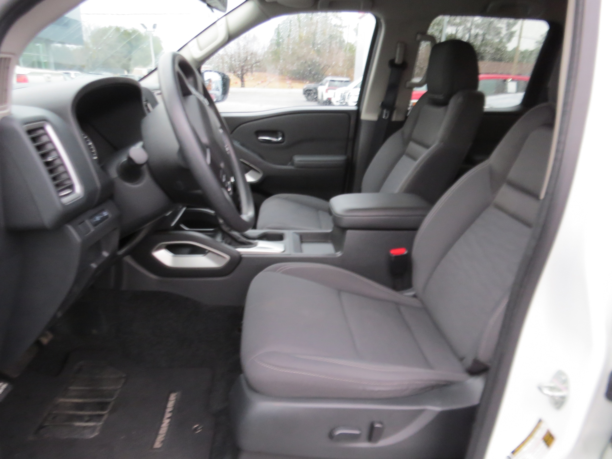 2024 Nissan Frontier SV - 11