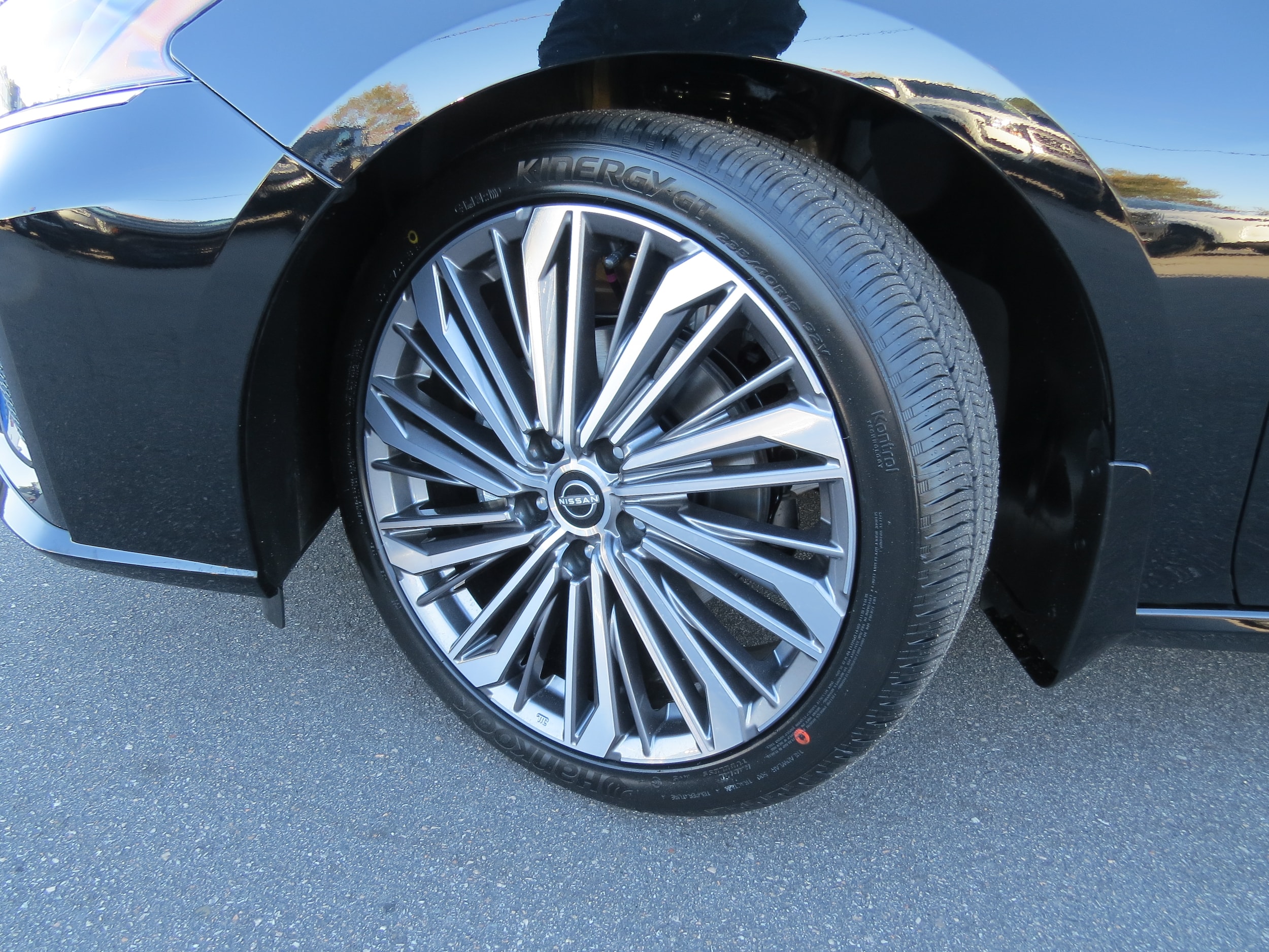 2025 Nissan Altima SL Super Black at Payless Car Sales