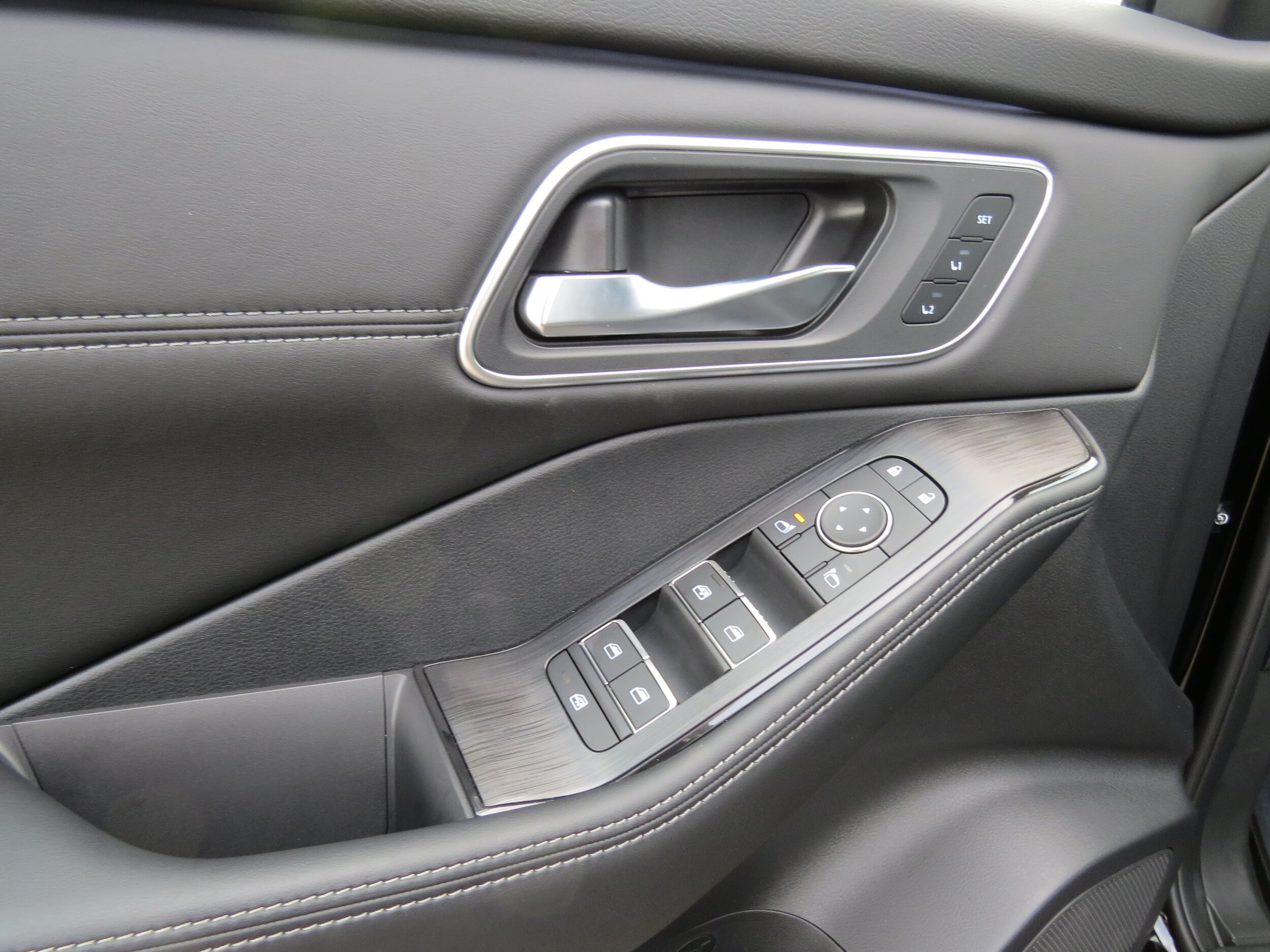 2026 Nissan Rogue Platinum Super Black at Griffin Nissan