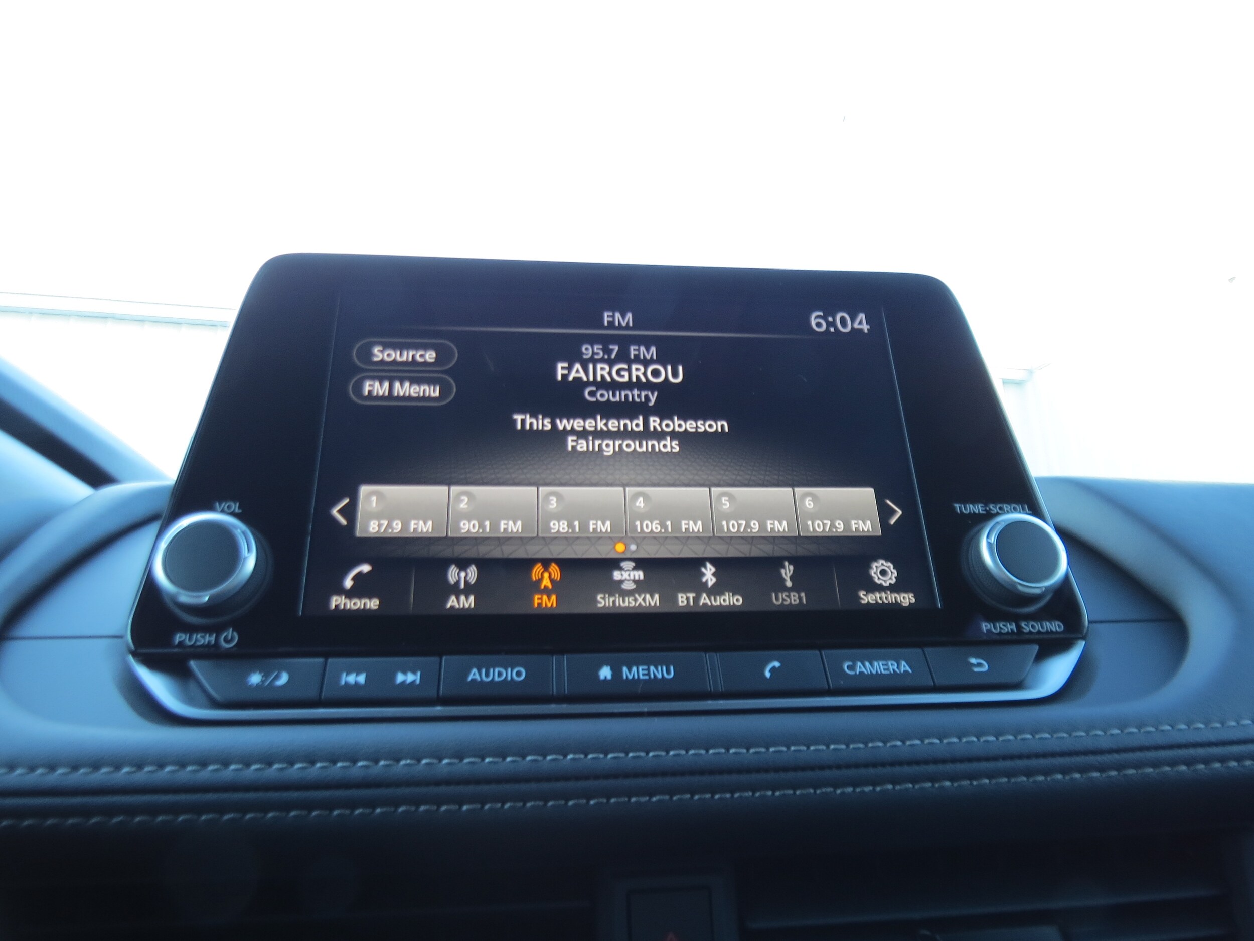 2026 Nissan Rogue SV Everest White Pearl Tricoat at Griffin Nissan