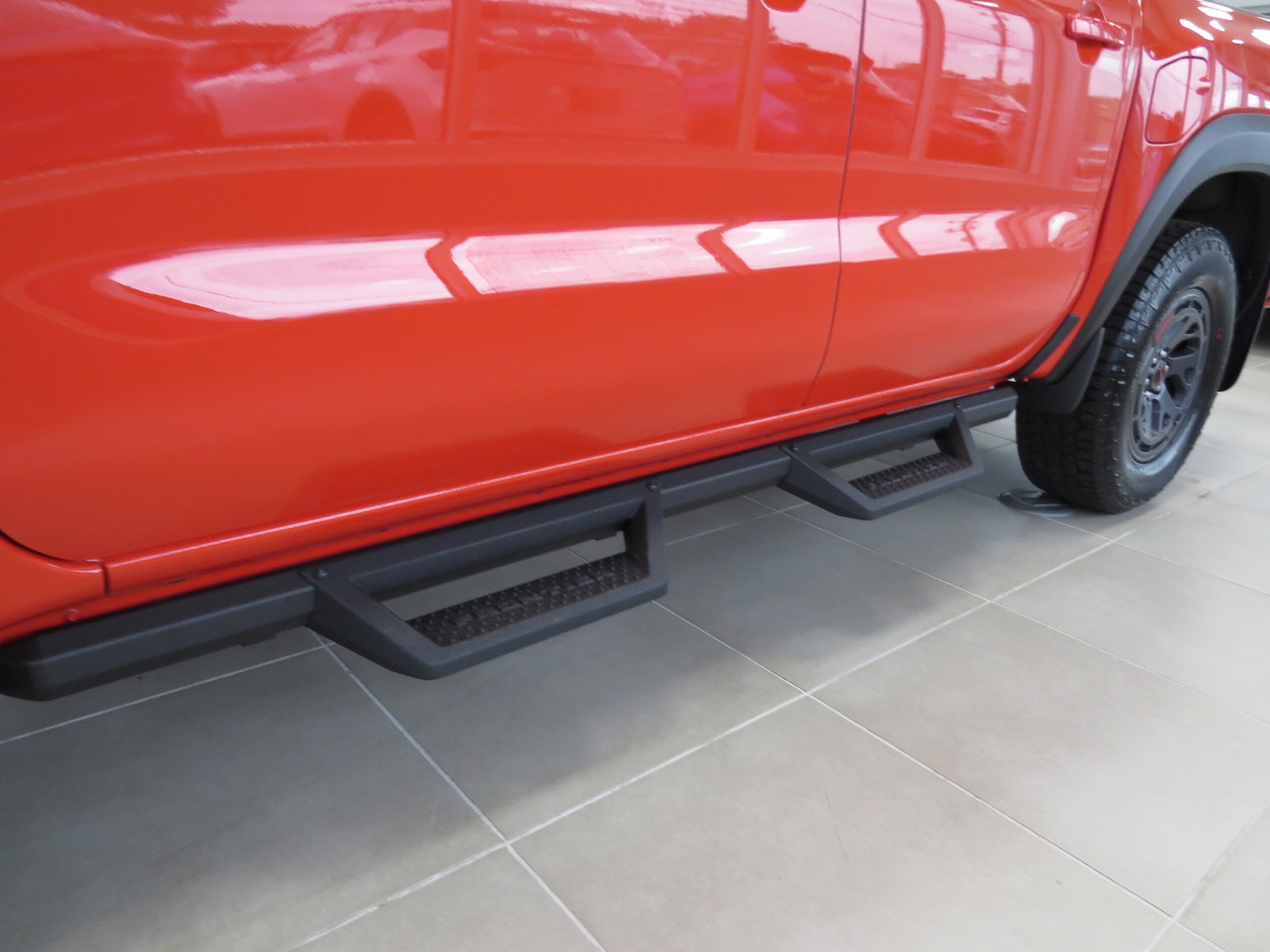 2025 Nissan Frontier PRO-4X - 9