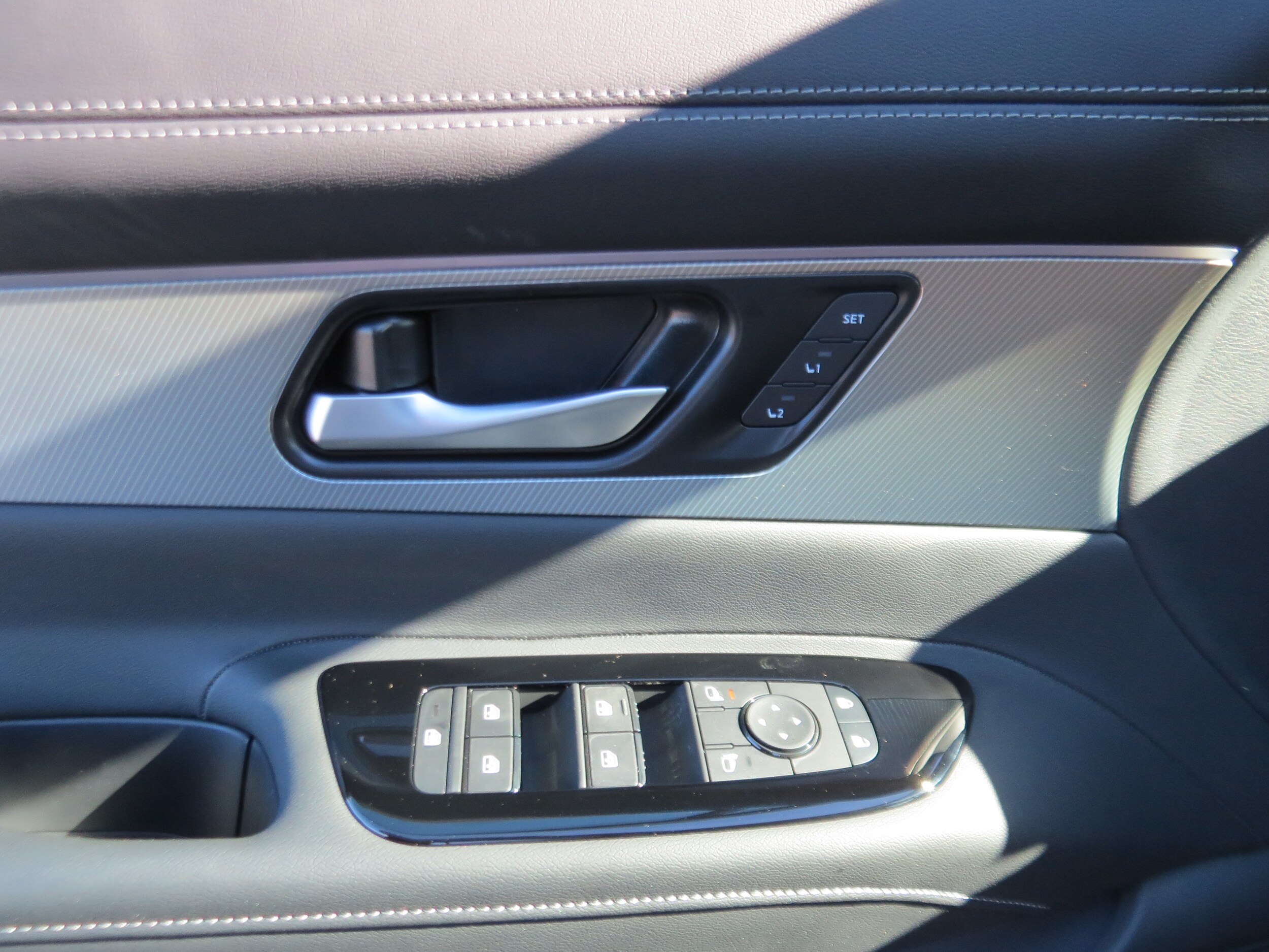 2026 Nissan Murano SL Champagne Silver at Griffin Nissan