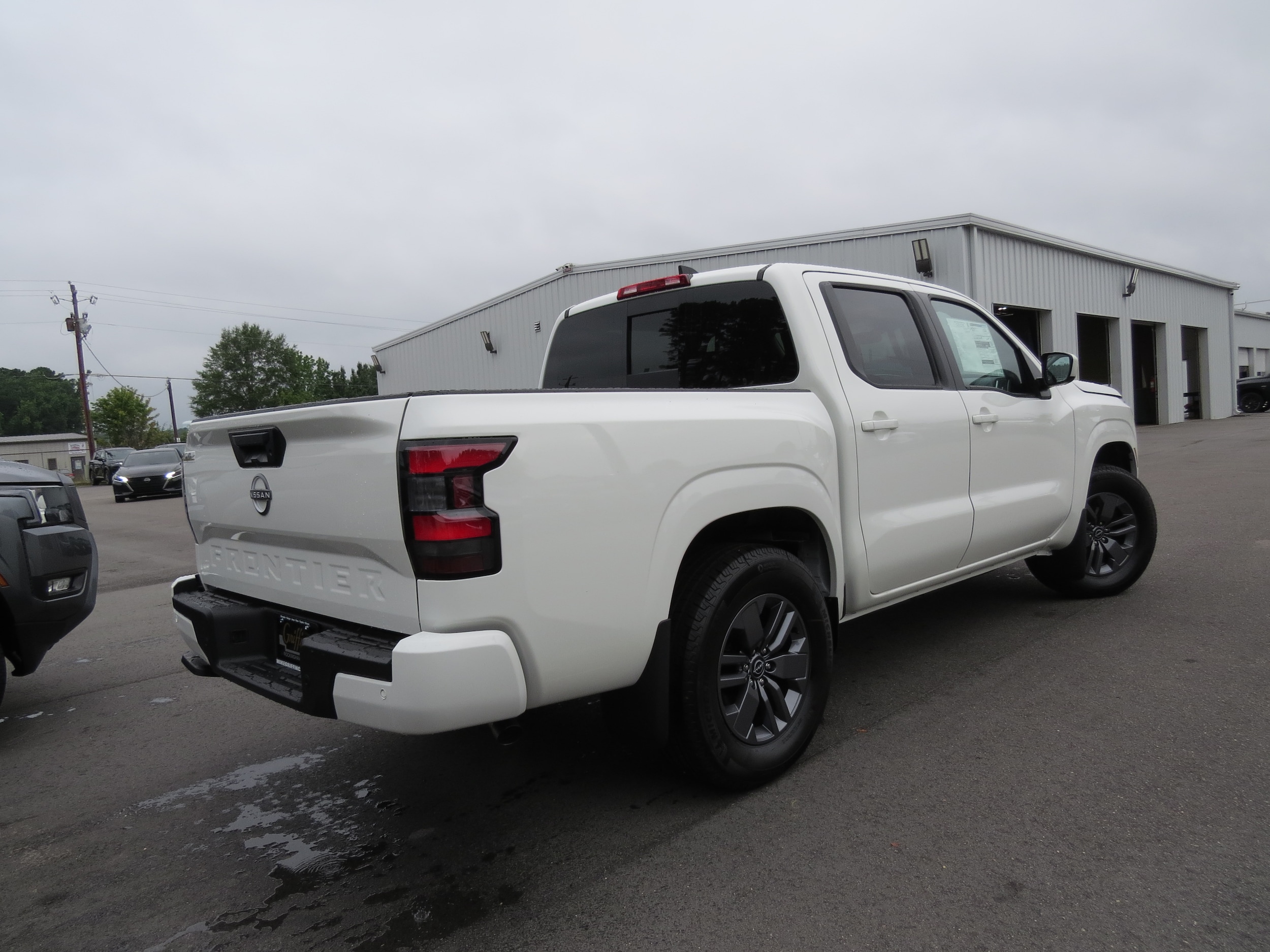 2025 Nissan Frontier SV - 5