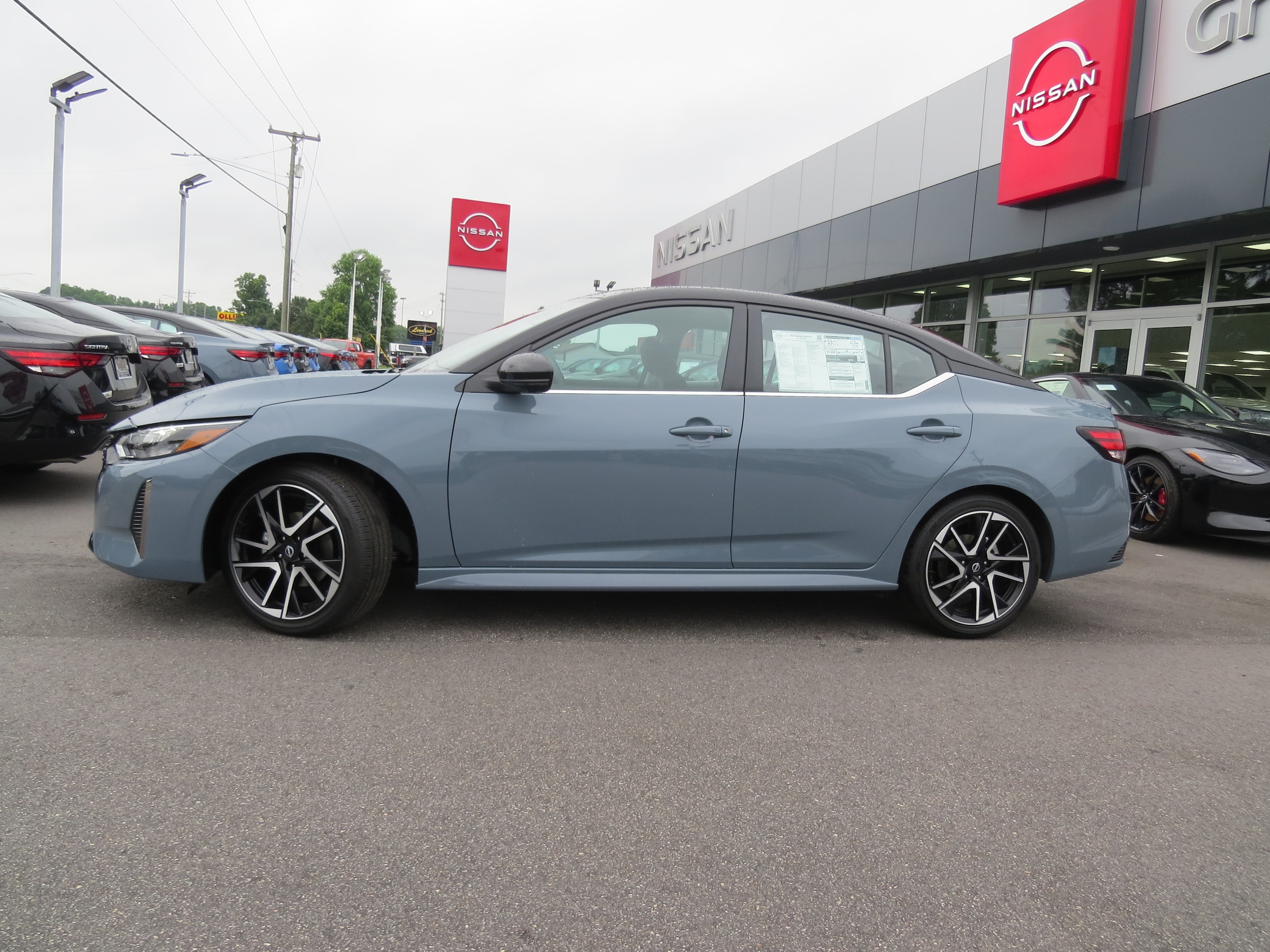 2025 Nissan Sentra SR Atlantic Gray/Super Black at Griffin Nissan