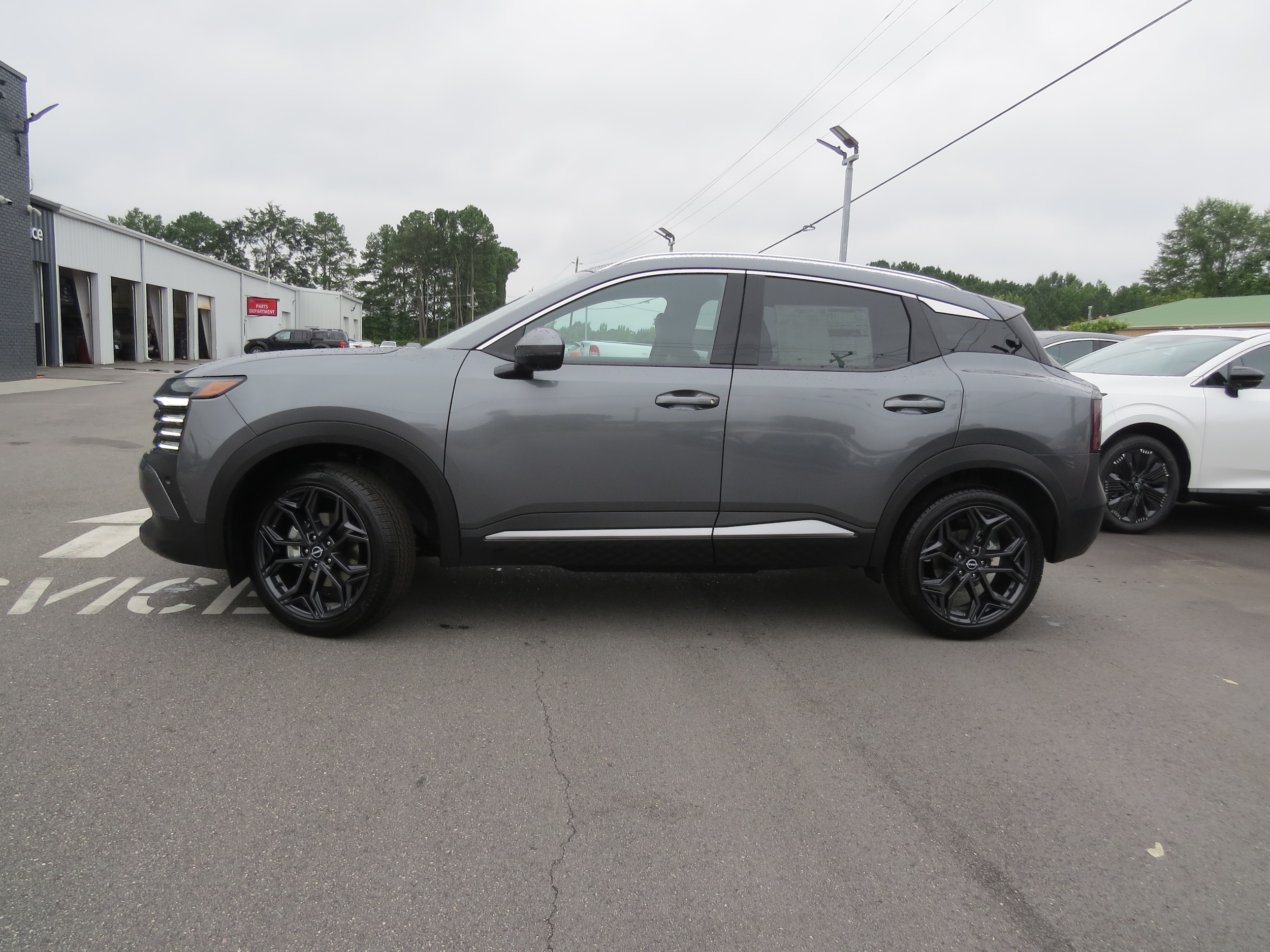 2025 Nissan Kicks SR - 2