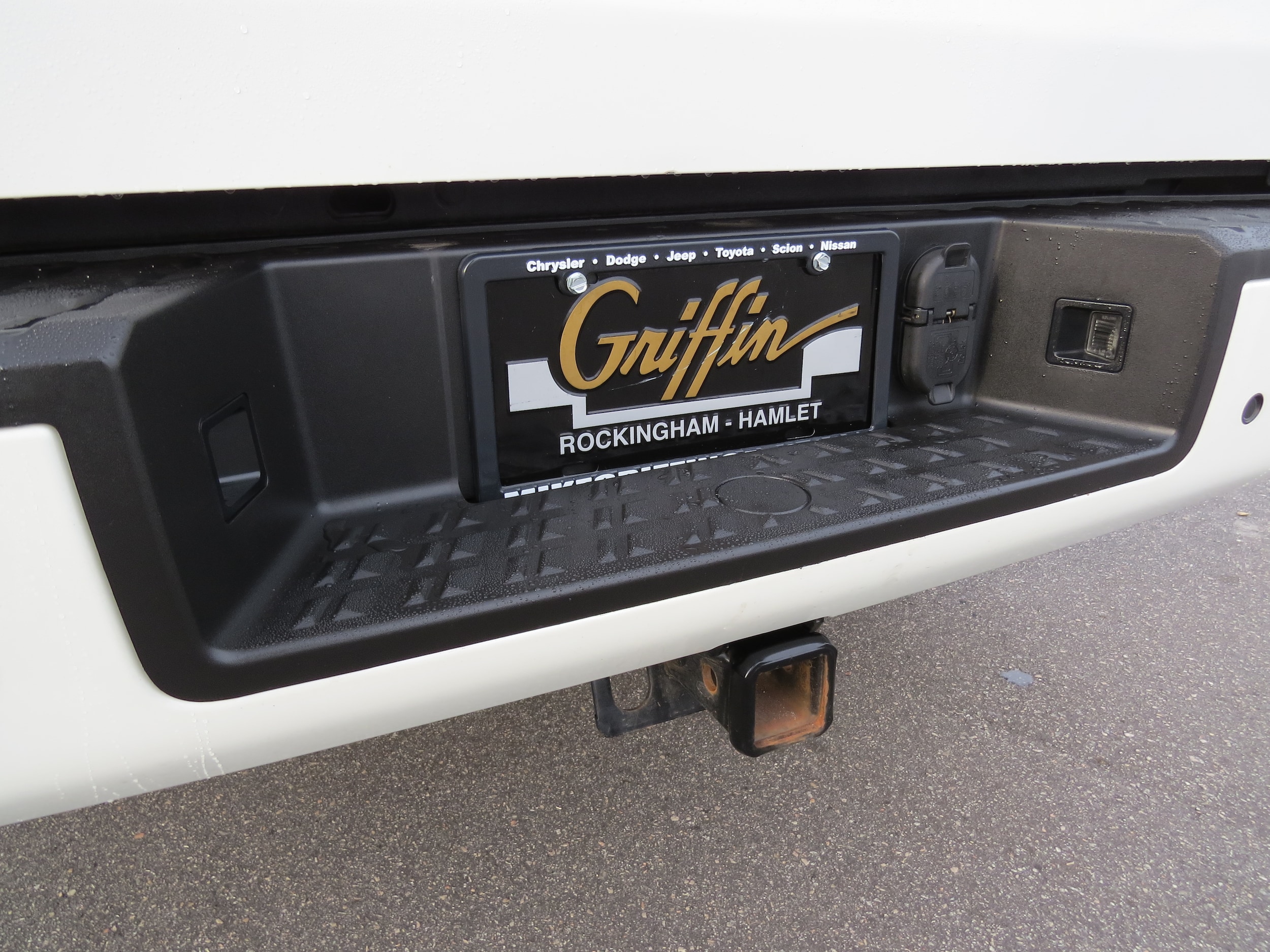 2022 Nissan Titan Platinum Reserve Pearl White at Griffin Nissan