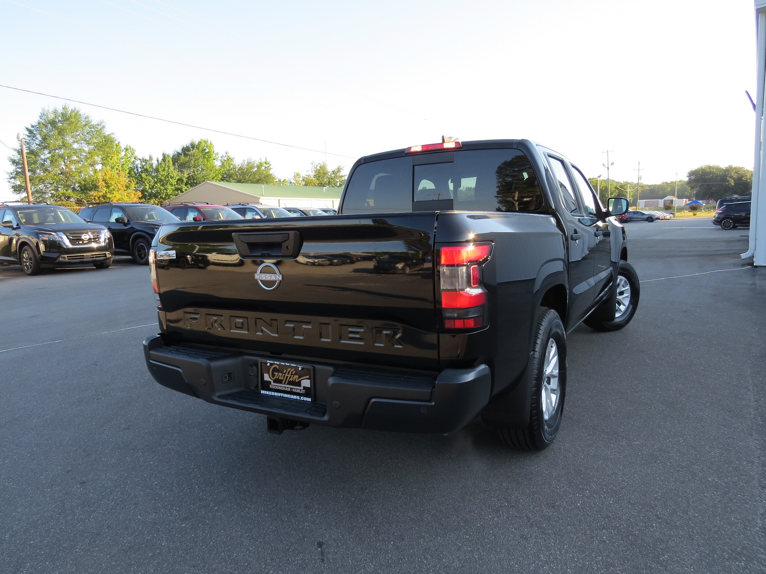 2026 Nissan Frontier Crew Cab S photo 4