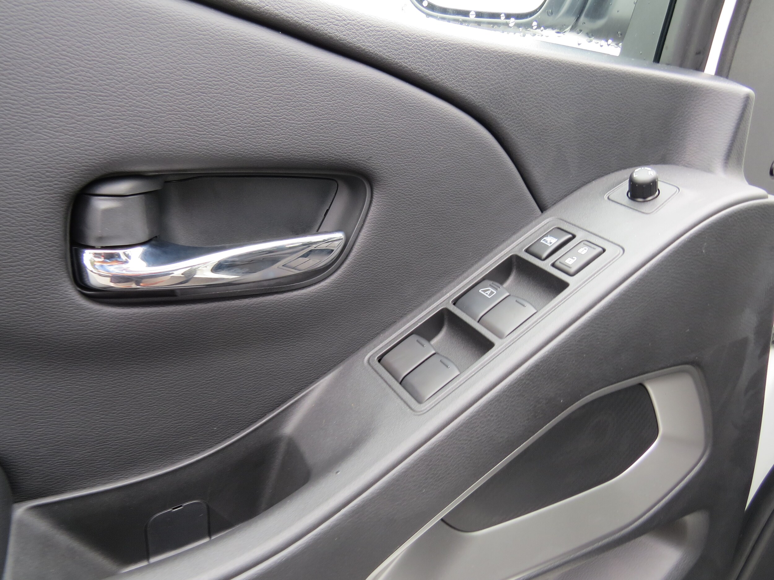 2025 Nissan Frontier SV Glacier White at Griffin Nissan