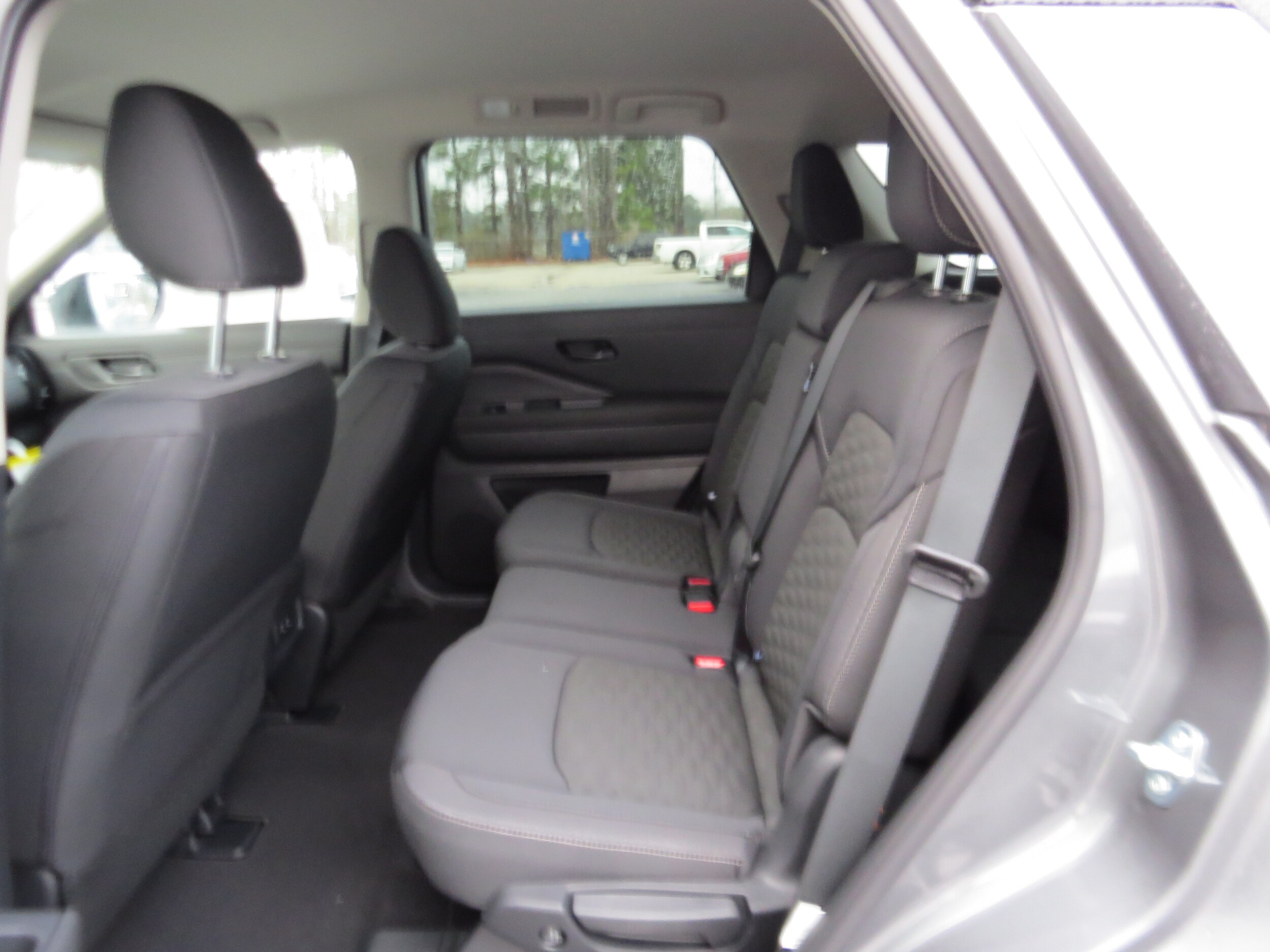 2026 Nissan Pathfinder SV - 9