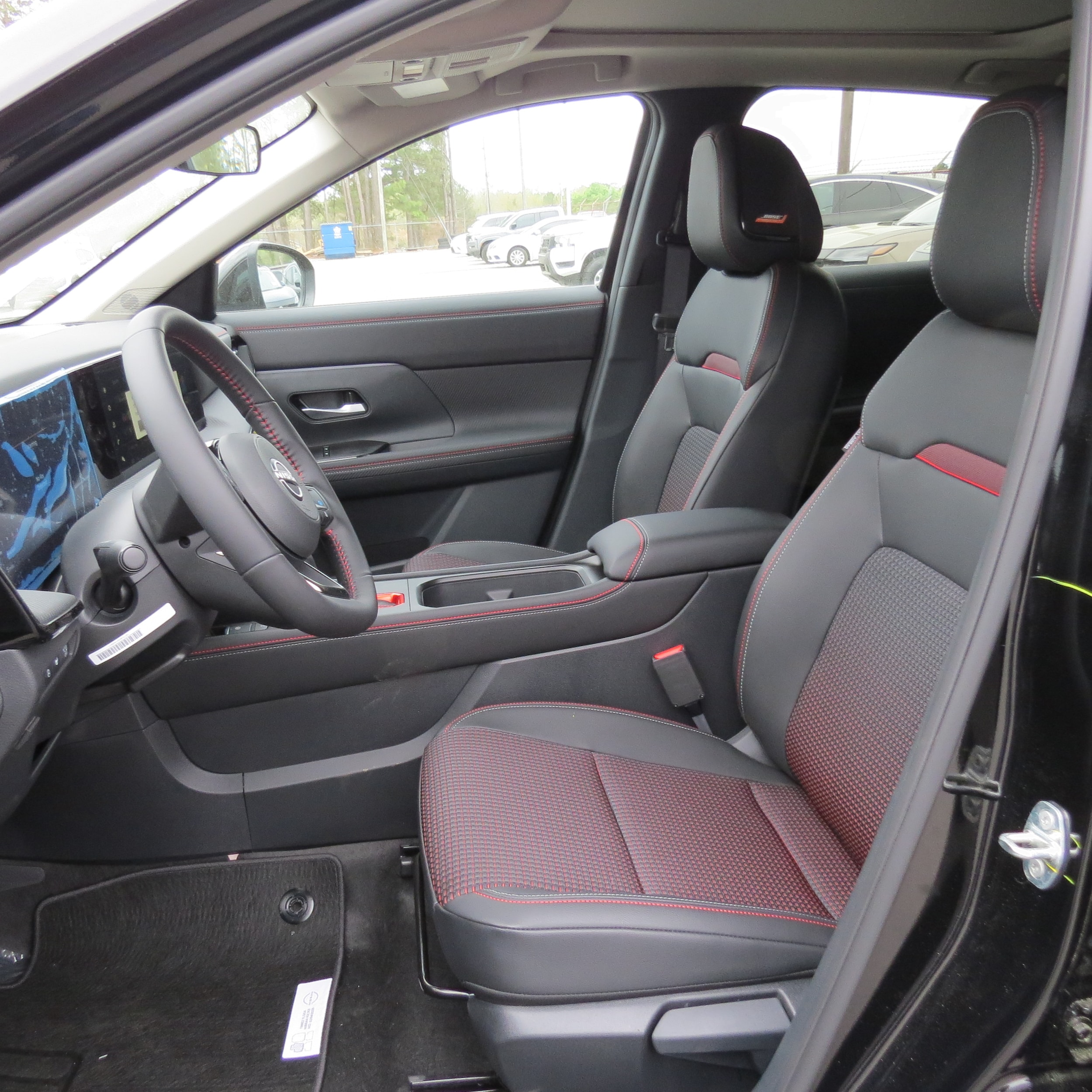 2025 Nissan Kicks SR - 10