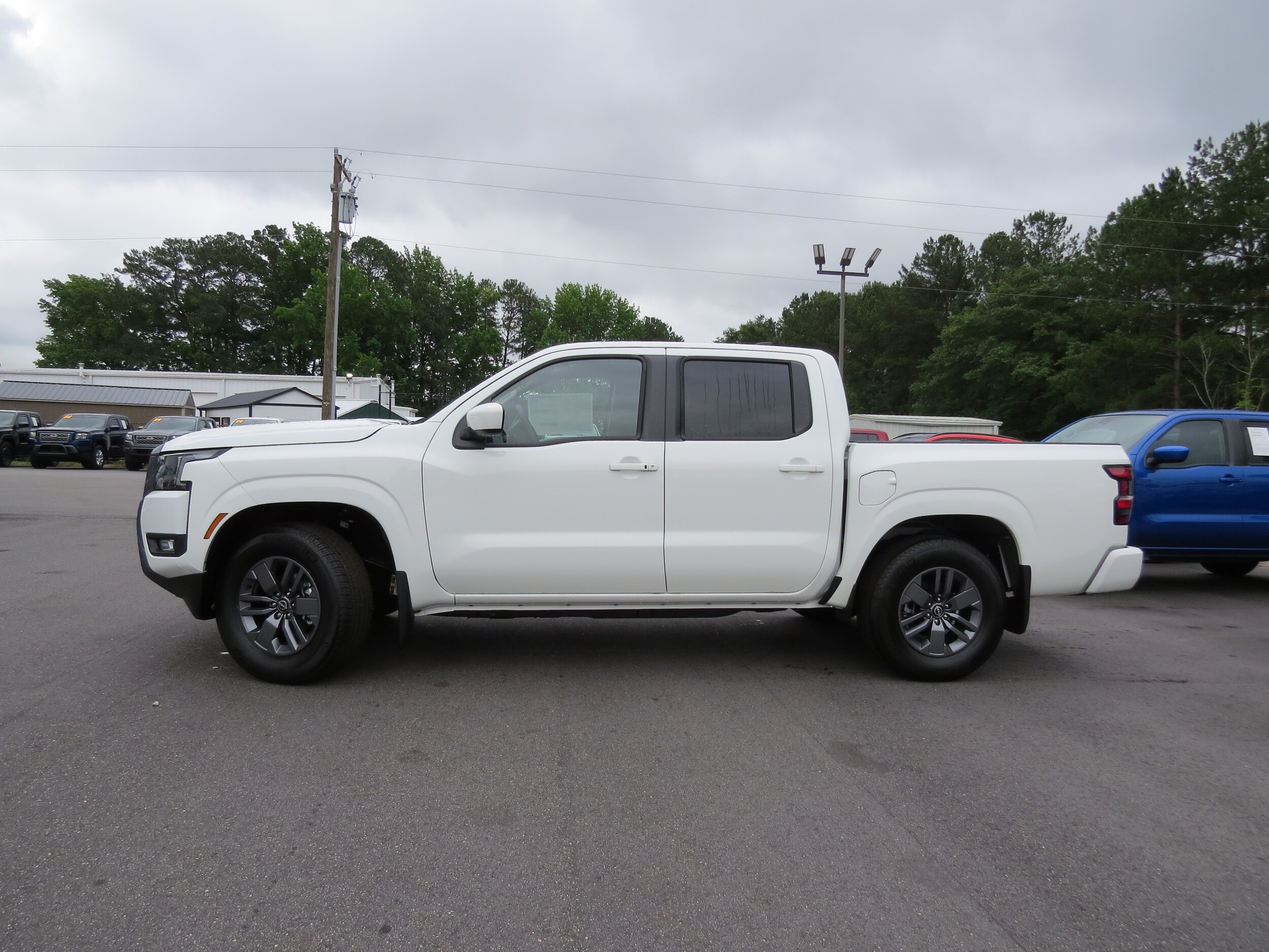 2025 Nissan Frontier SV - 2