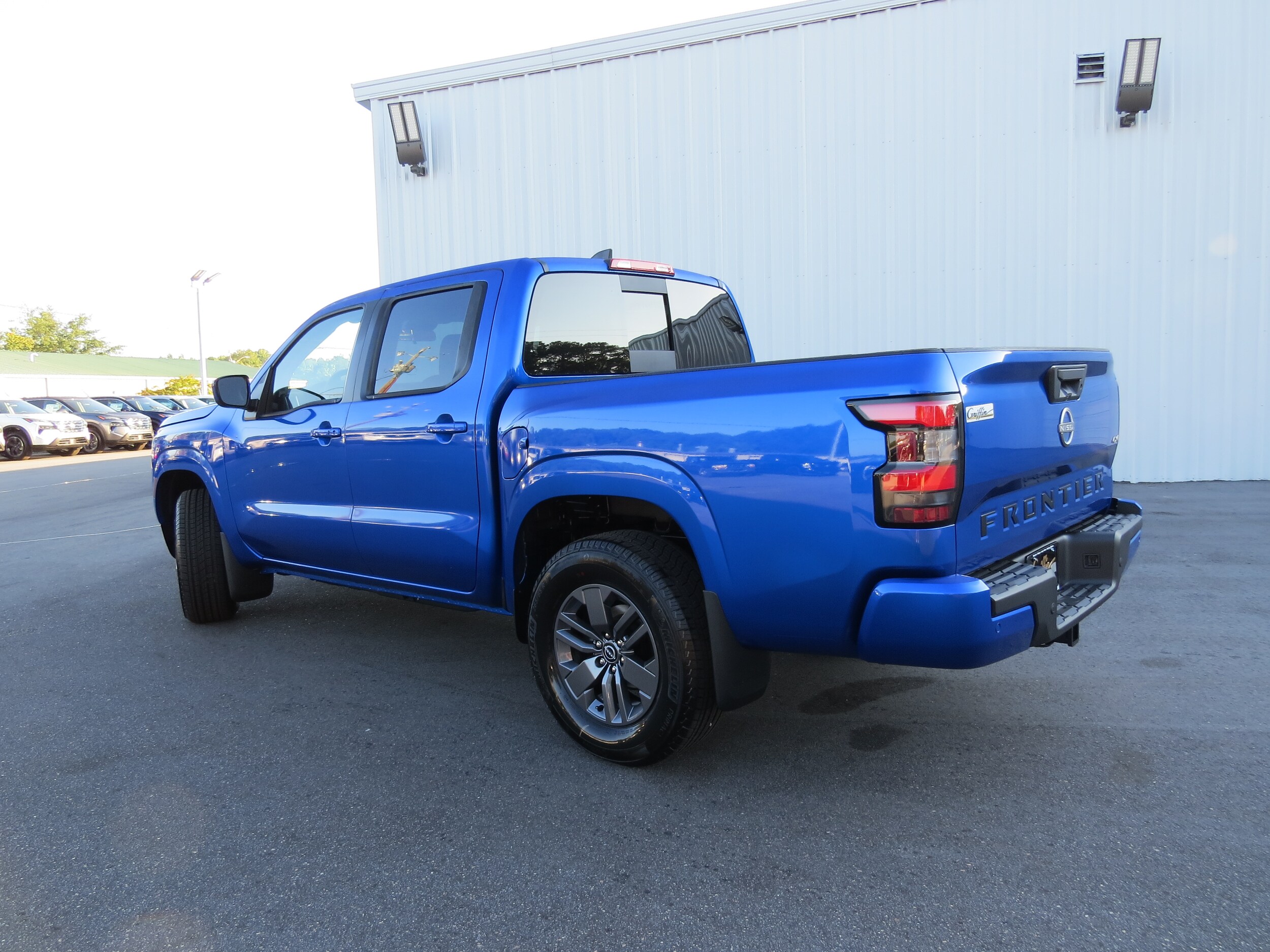 2026 Nissan Frontier Crew Cab SV photo 3