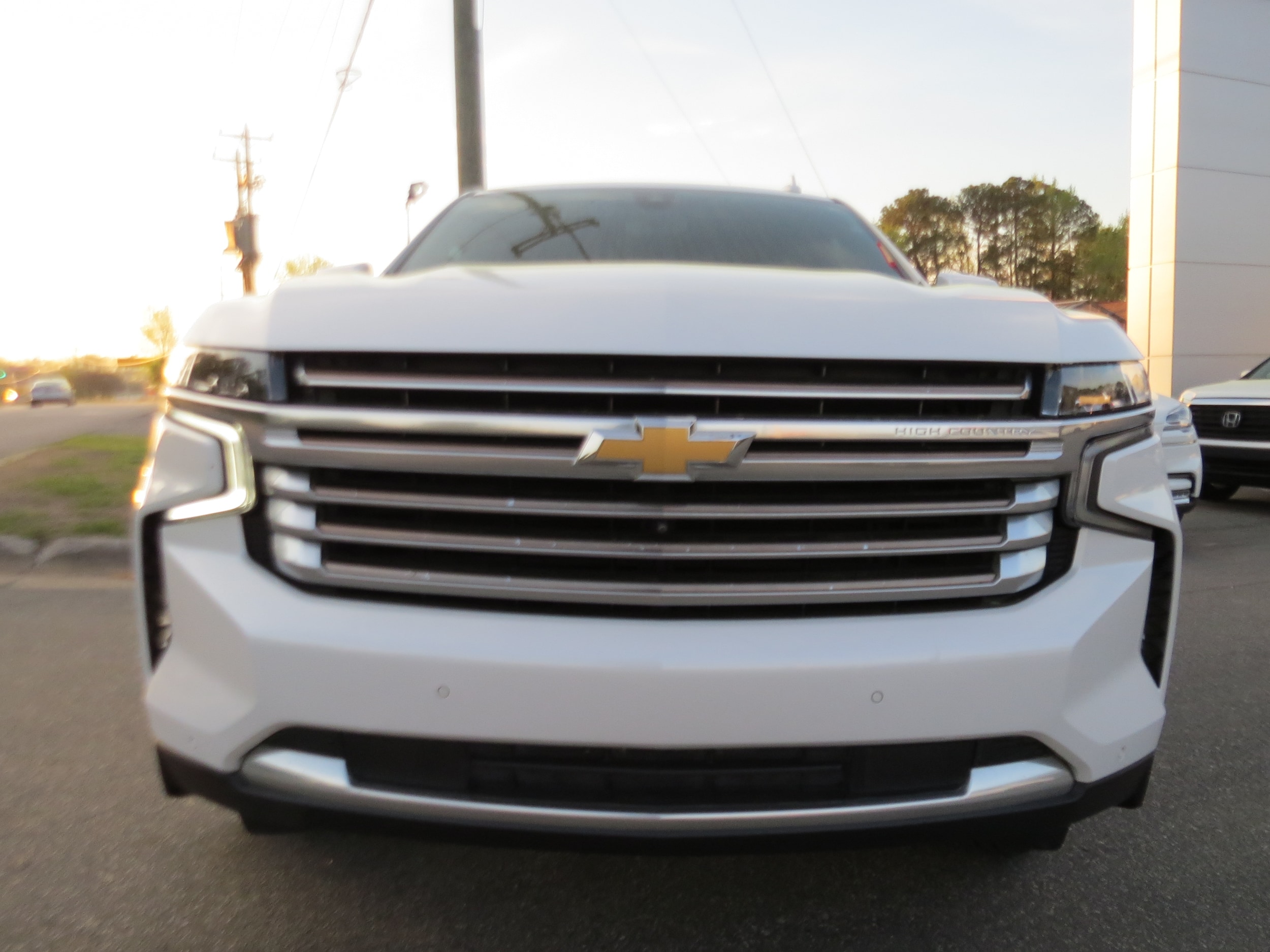 2021 Chevrolet Tahoe High Country Iridescent Pearl Tricoat at Crews Chevrolet