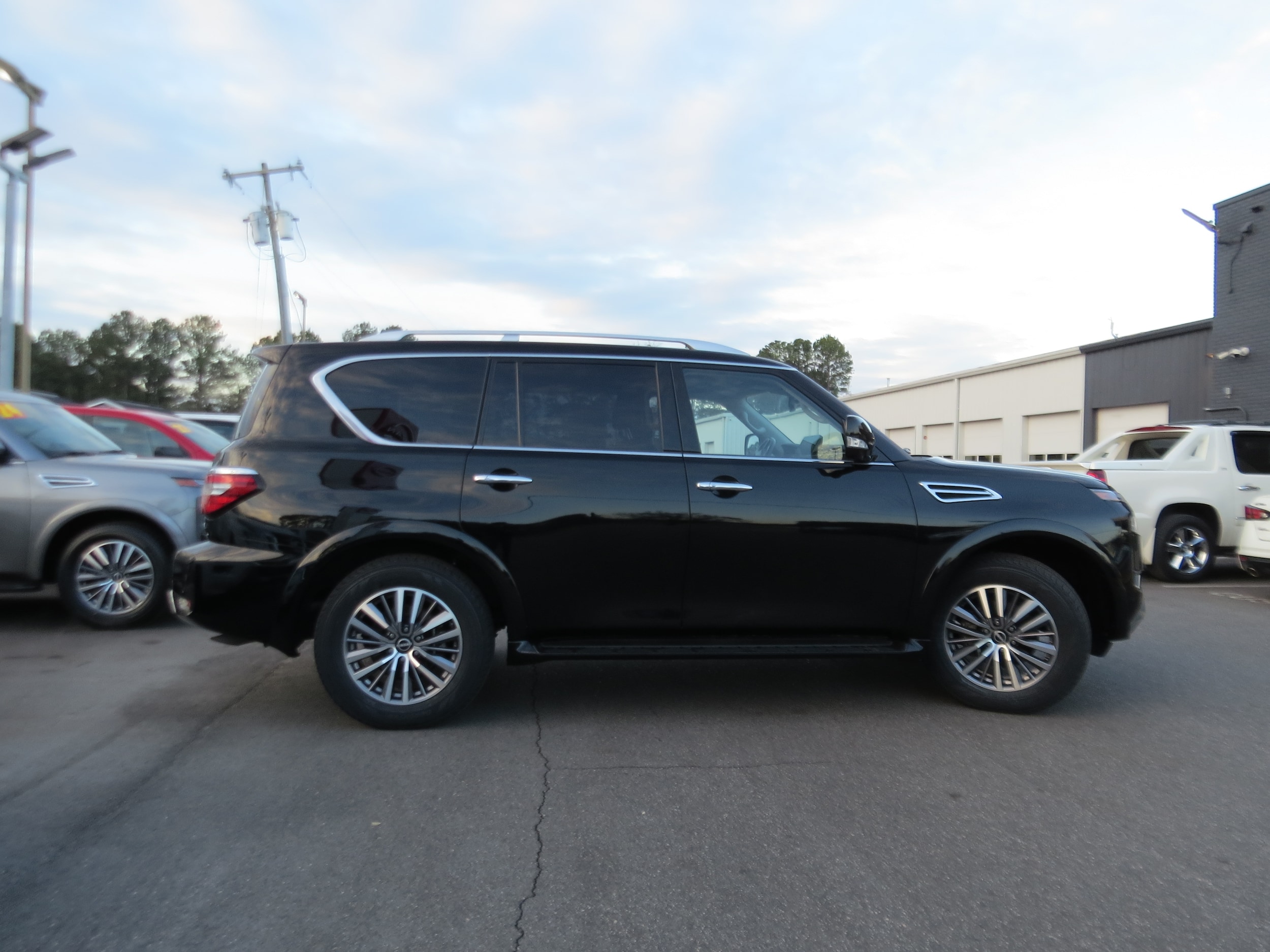 2024 Nissan Armada SL - 6