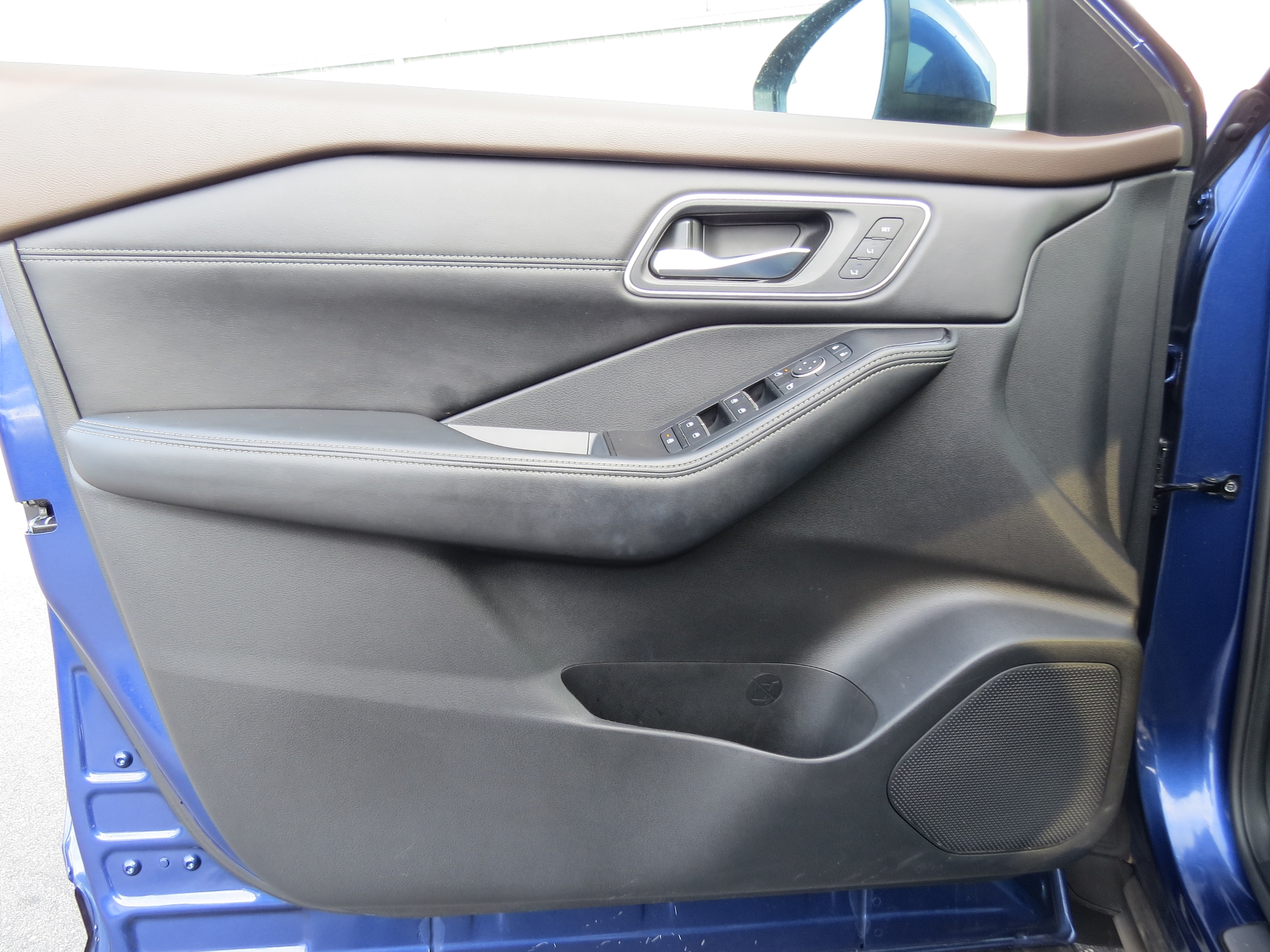 2022 Nissan Rogue Platinum Caspian Blue Metallic at Griffin Nissan