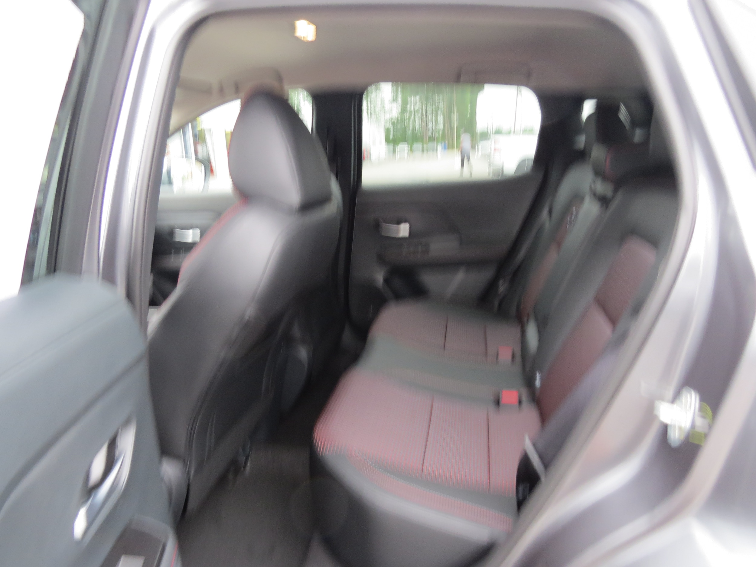 2025 Nissan Kicks SR Gun at Griffin Nissan