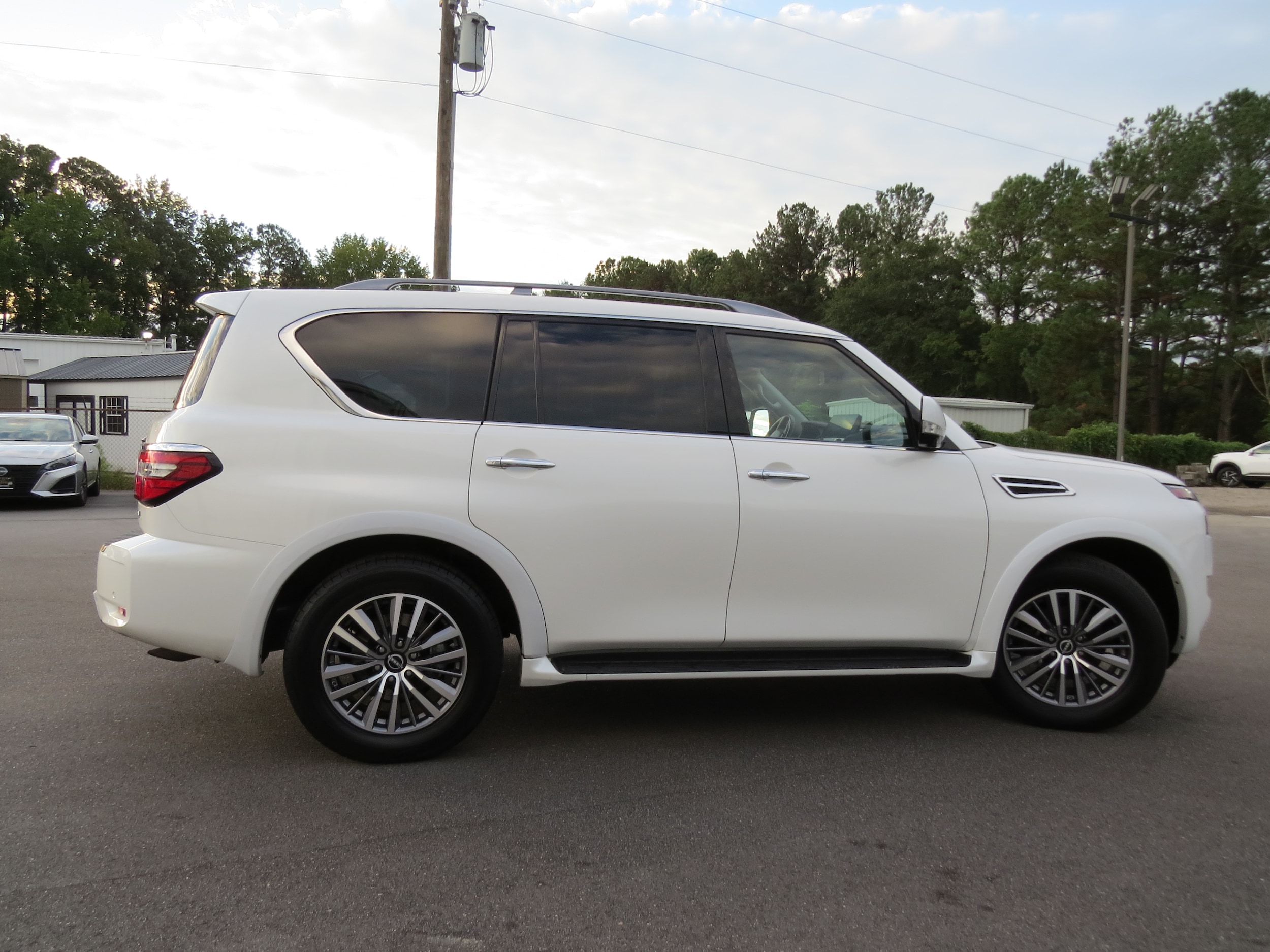 2023 Nissan Armada SL - 6