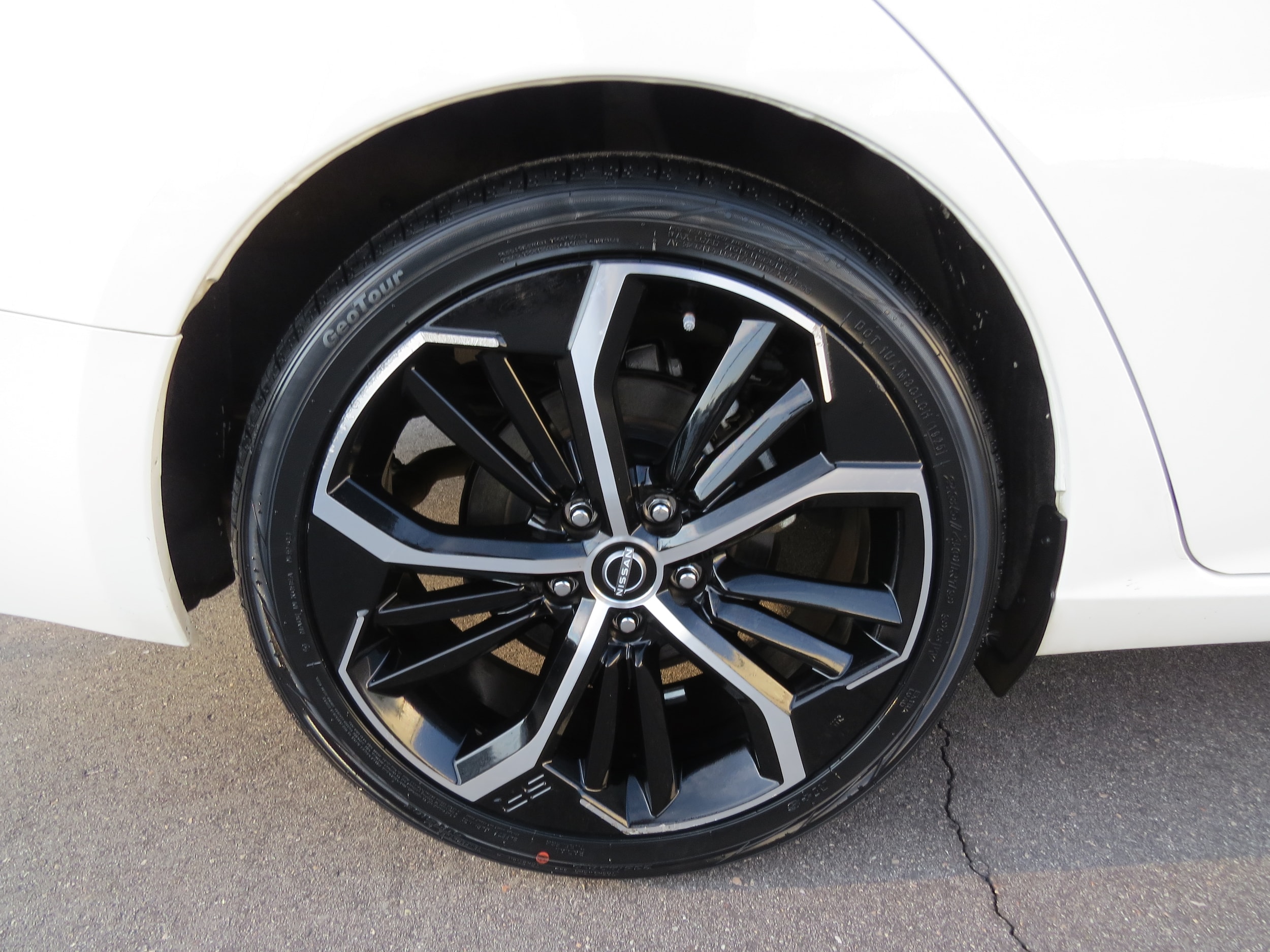 2024 Nissan Altima 2.5 SR Glacier White at Griffin Nissan