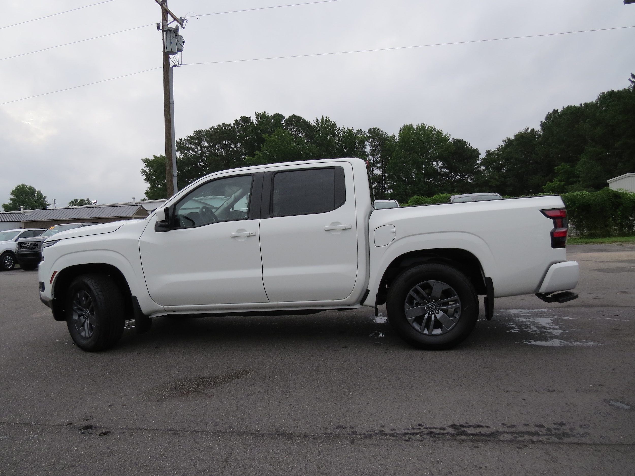 2025 Nissan Frontier SV - 3