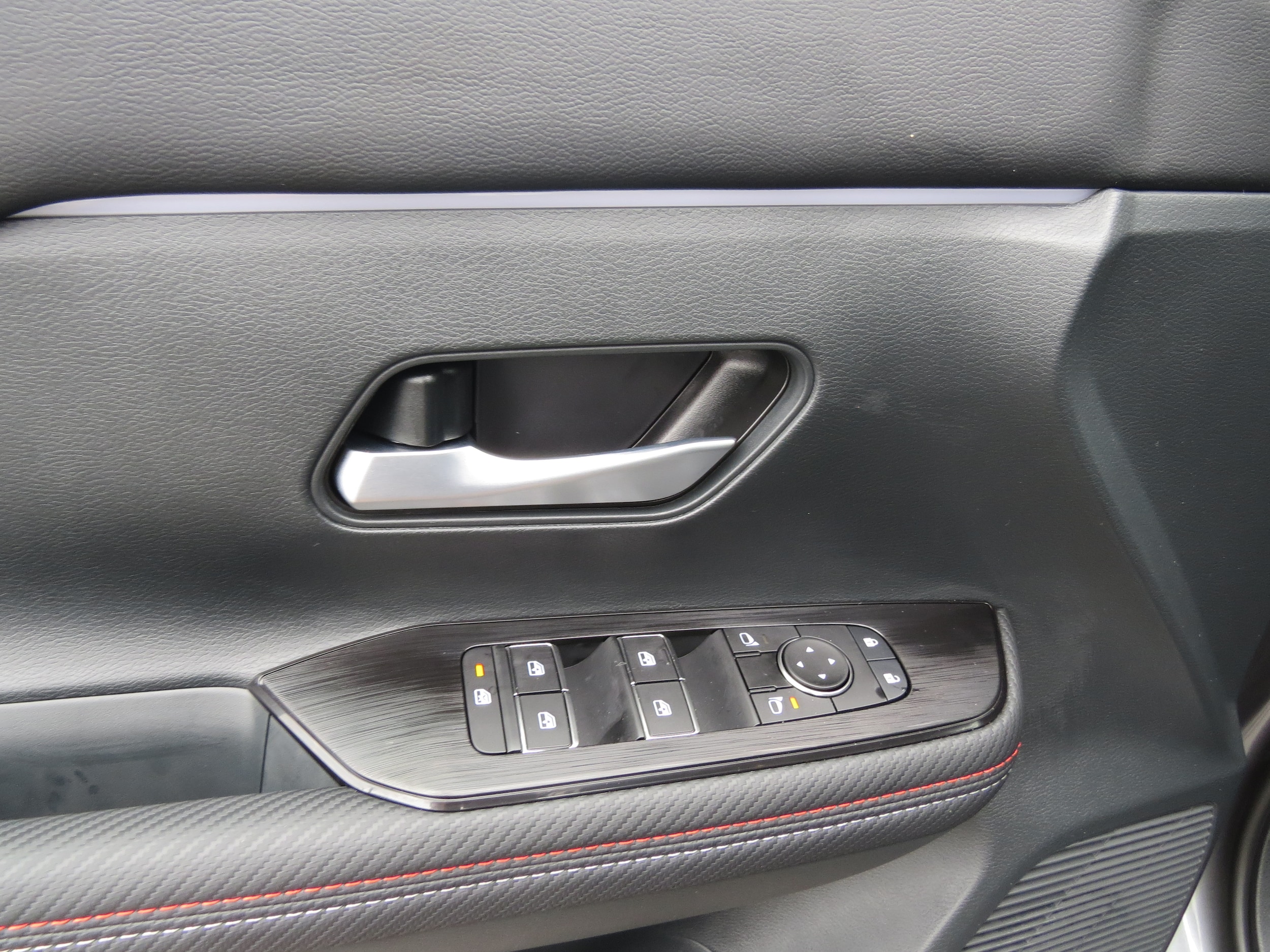 2025 Nissan Kicks SR Gun at Griffin Nissan