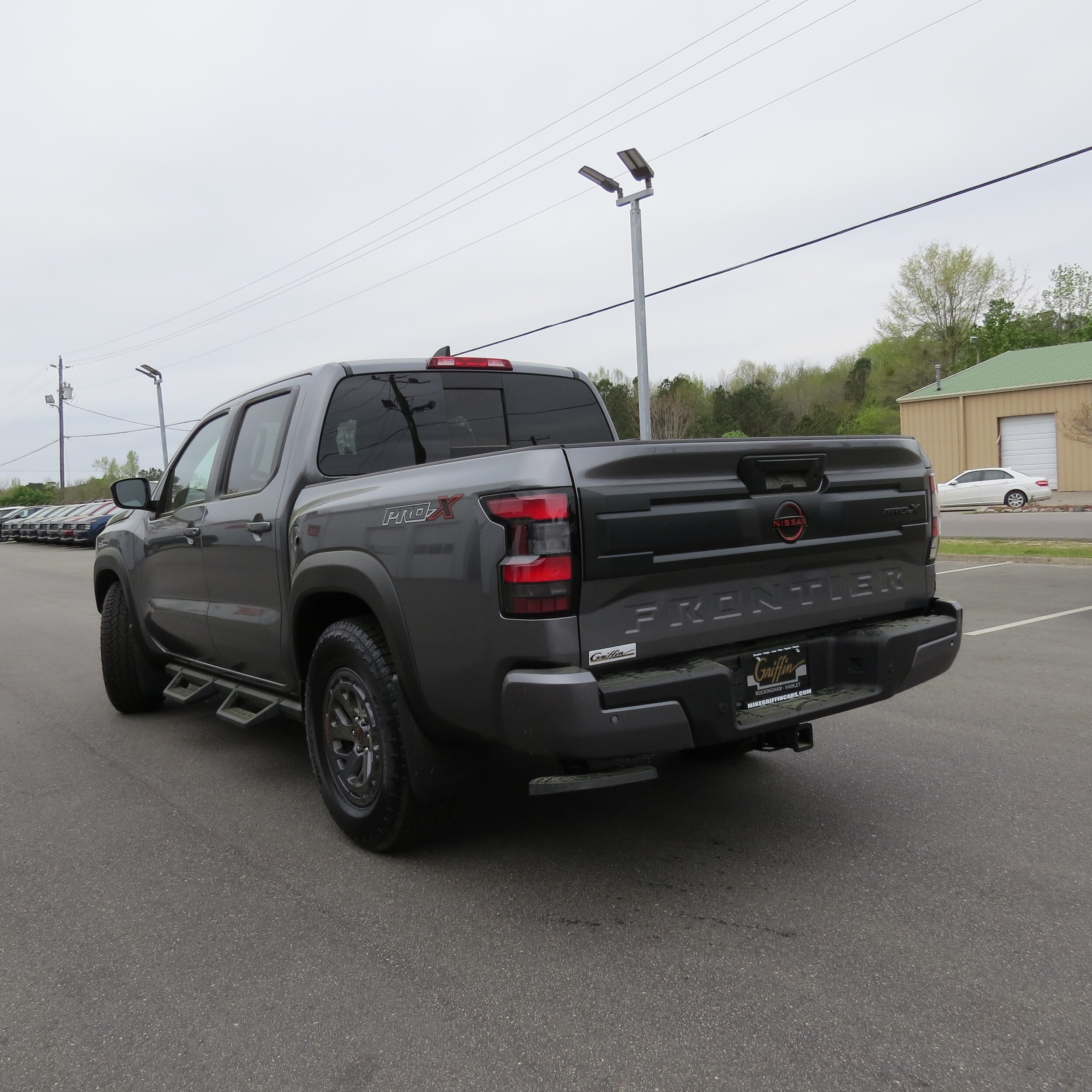 2025 Nissan Frontier PRO-X photo 4
