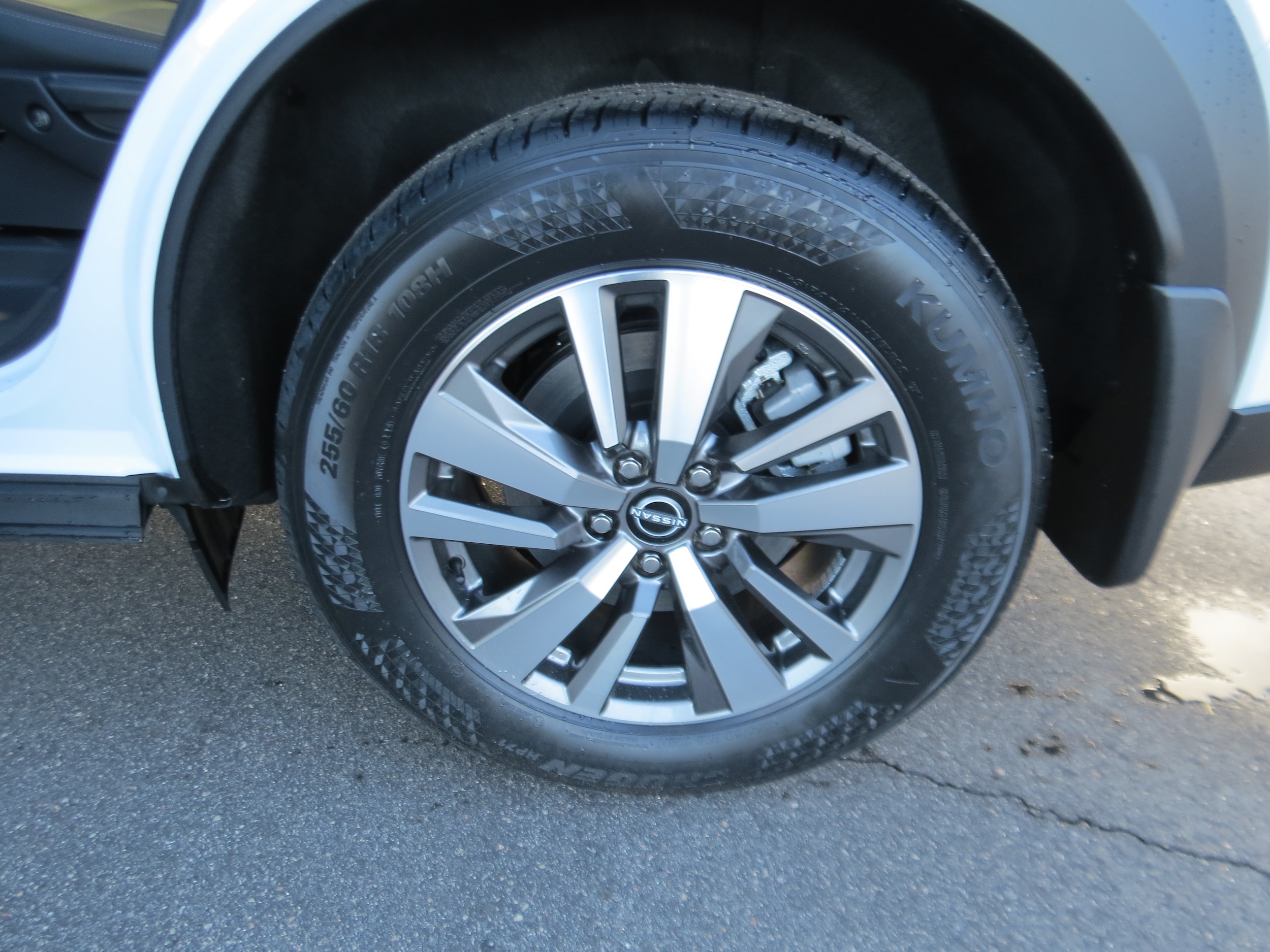 2026 Nissan Pathfinder SL - 11